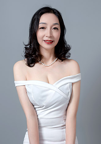 Most gorgeous profiles: beautiful Asian dating partner Xin from Changsha